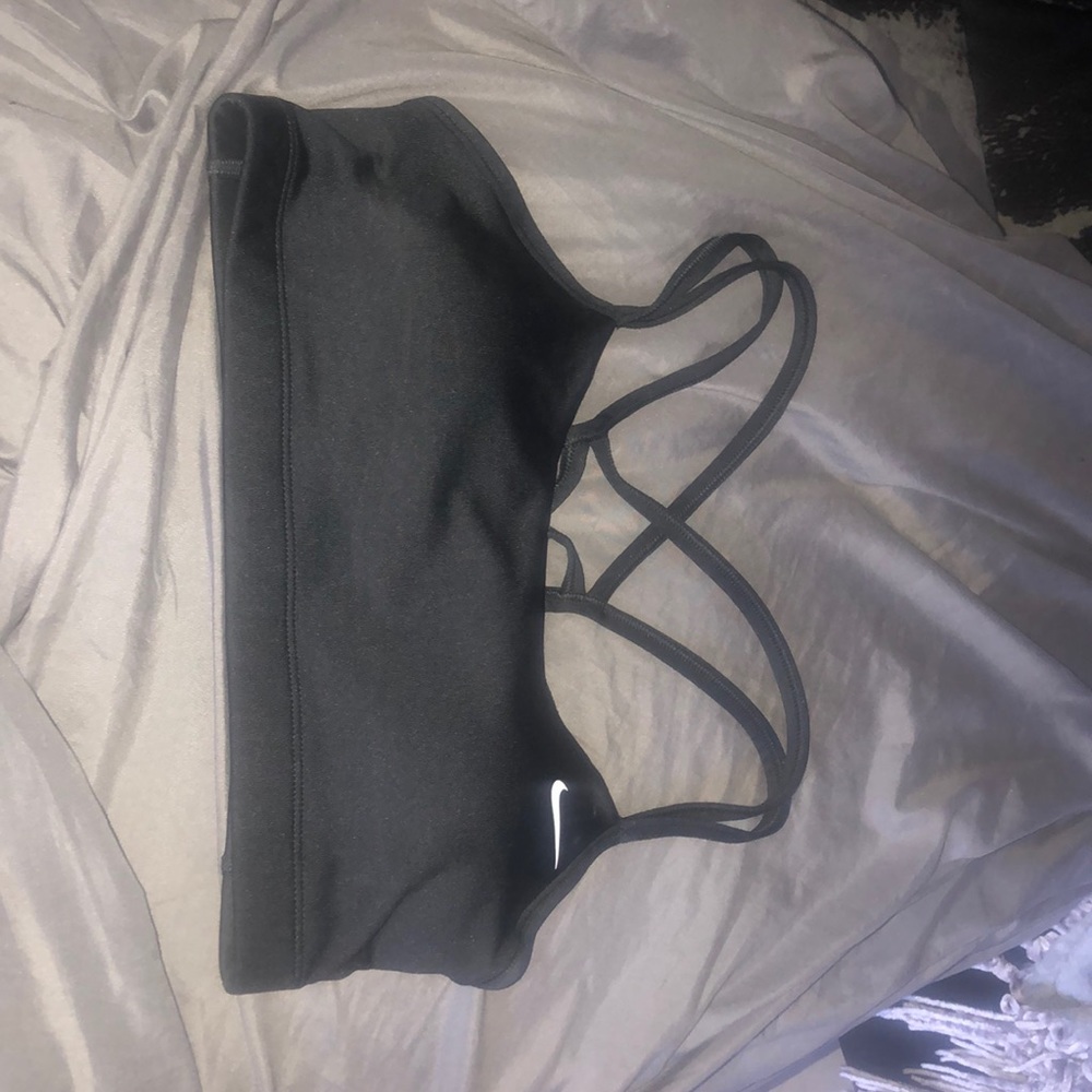 NIKE SPORTS BRA BRAND NEW :)